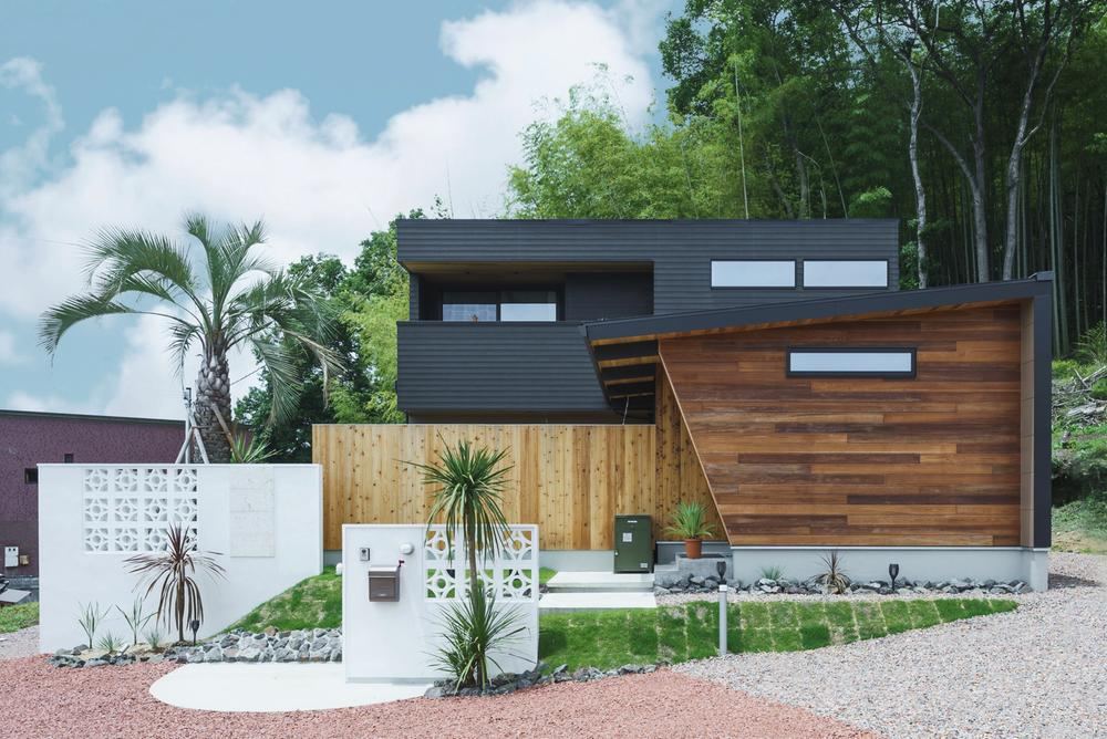 Expansive 3LDK House with Garden in Fukuchiyama - Photo 1