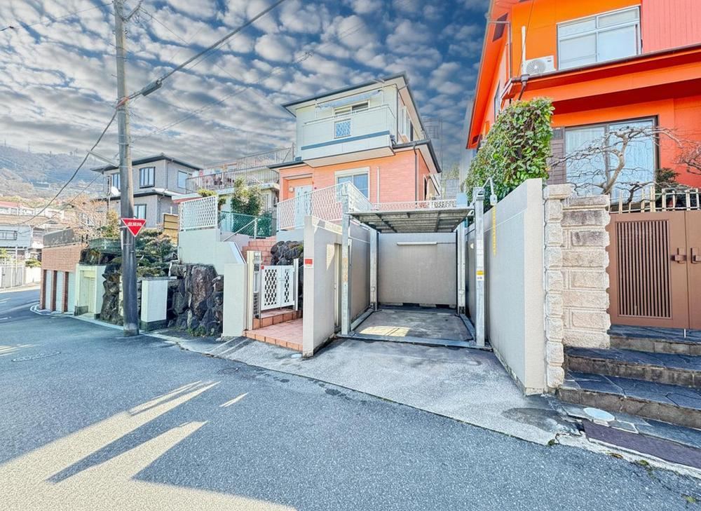 Family-Friendly 4LDK House in Higashi-Ishikiri - Photo 1