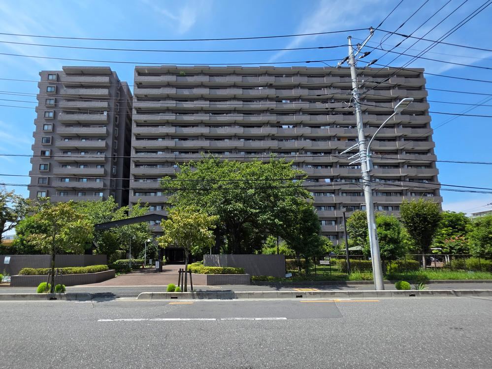 Spacious 4LDK Apartment with Renovation in Toda - Photo 1