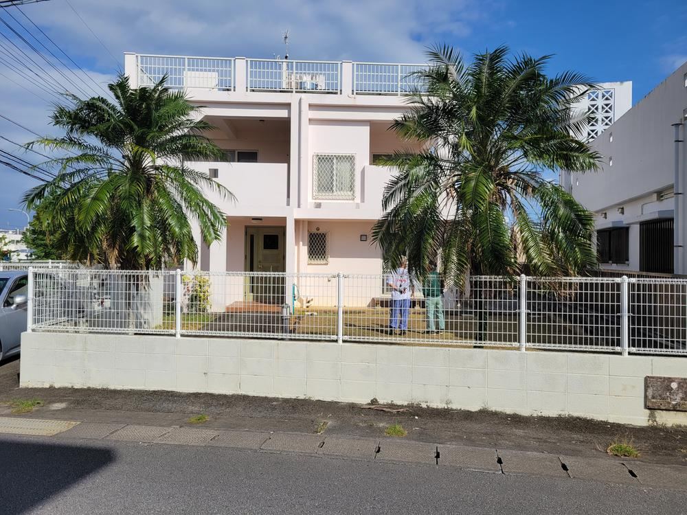 Secure 5LDK House with Solar Panels in Akano, Uruma - Photo 1