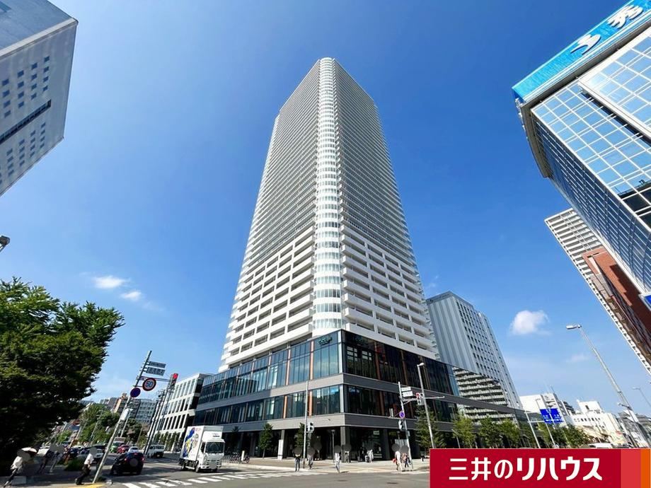 2LDK+S apartment in Kita Ward, Sapporo, Hokkaido - Photo 1