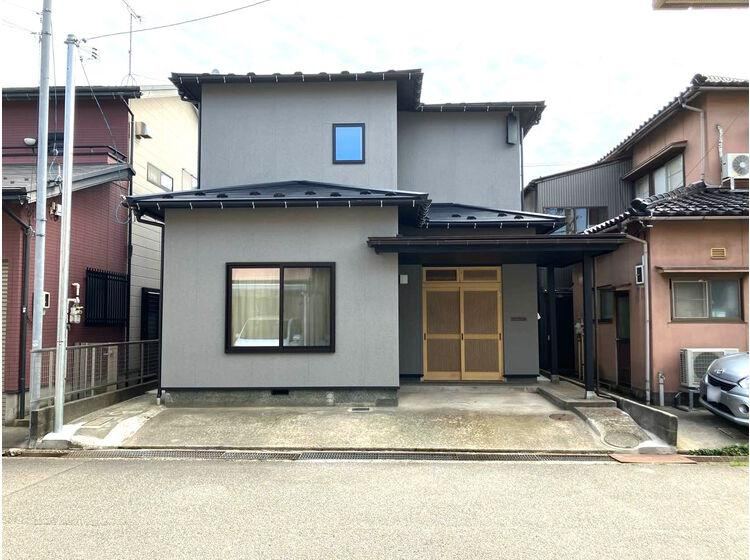 Conveniently Located House with Renovations Completed - Photo 1