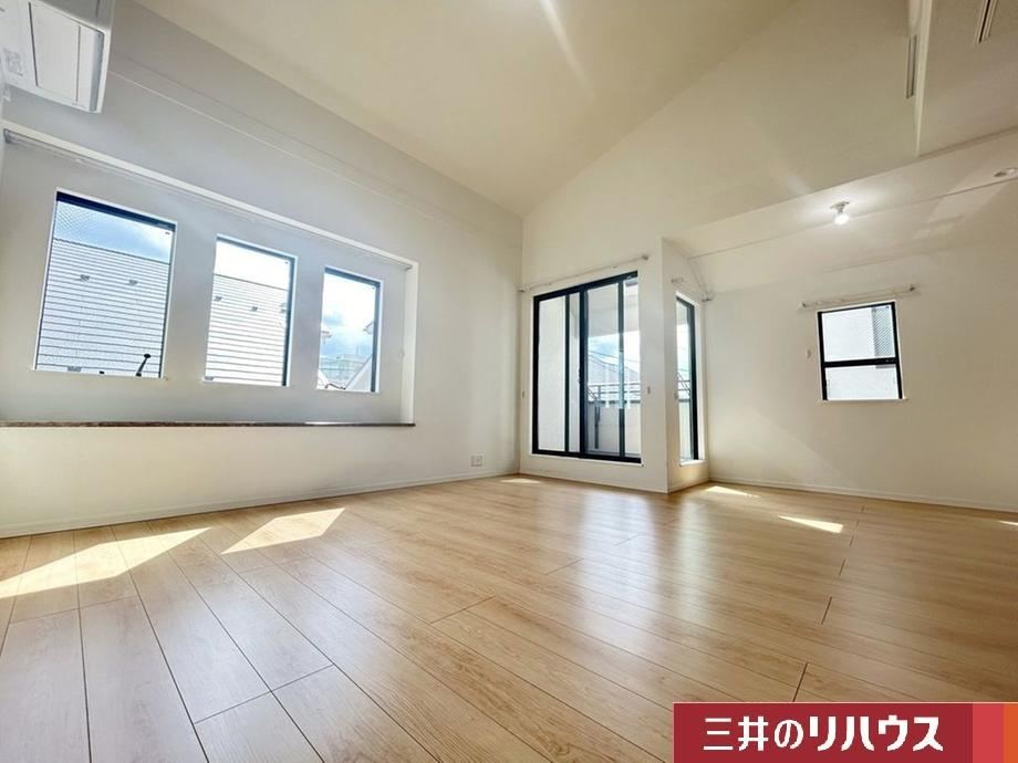 Modern 3LDK Home in Umegaoka - Photo 1