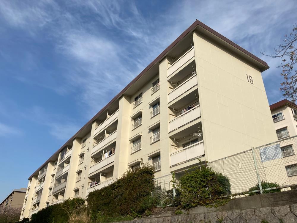 3DK apartment in Nada Ward, Kobe, Hyogo - Photo 1
