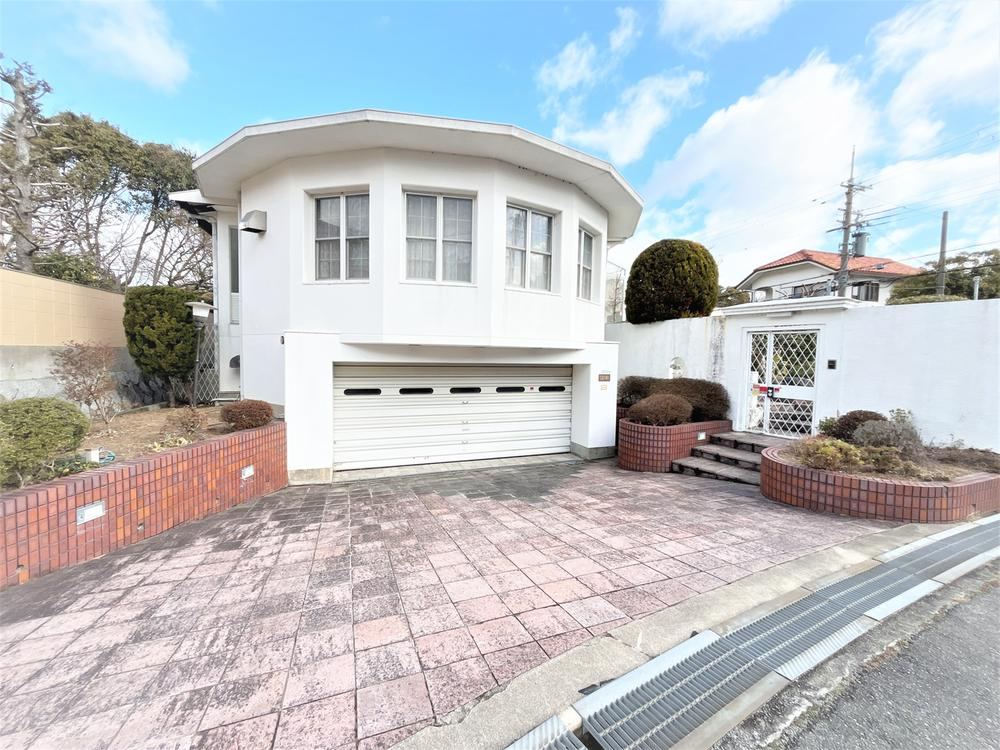 Stylish 1LDK+S House with Garage in Nishinomiya - Photo 1