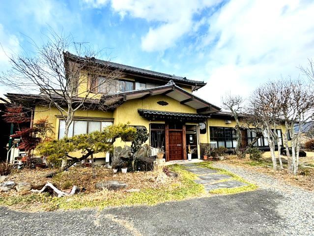 Versatile 13K House with Scenic Views in Shioya - Photo 1