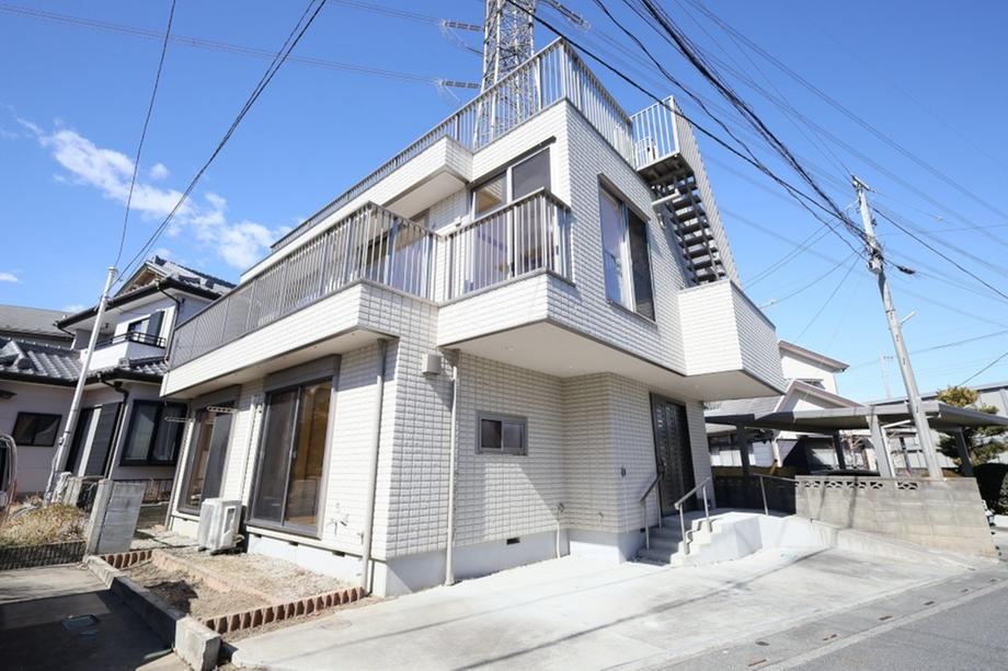 Modern 5LDK Home in Kumagaya - Photo 1