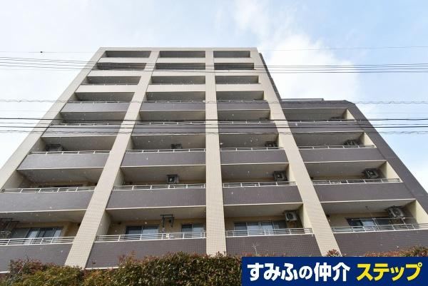 Top Floor 3LDK Apartment in Chomeigaoka - Photo 1