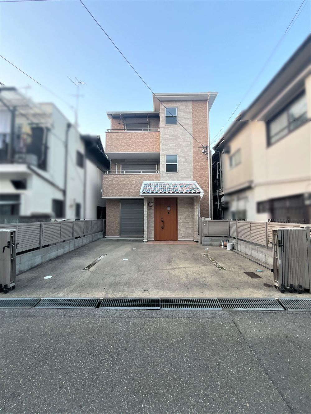4LDK House with Home Elevator in Nishinomiya - Photo 1