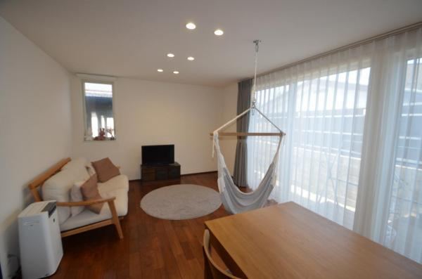 Modern One-Story House with Solar Power - Photo 1