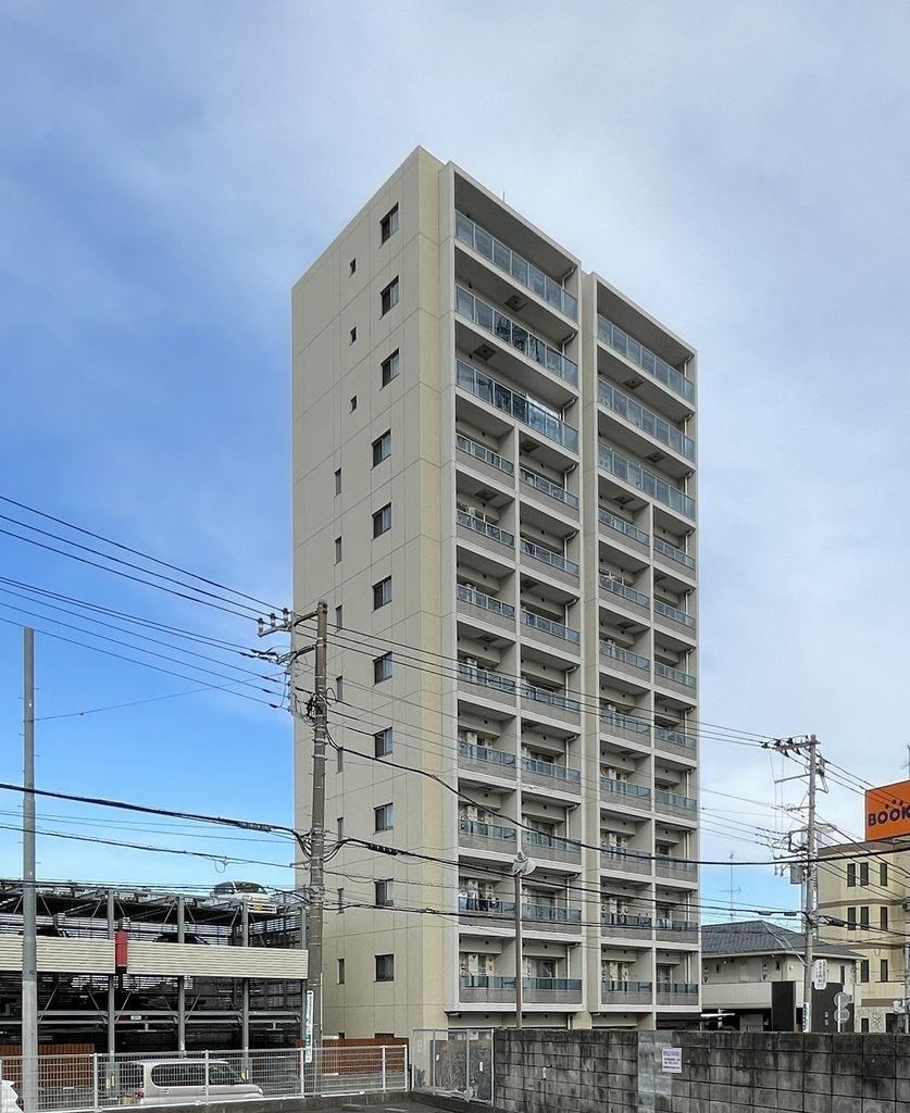 Modern 1LDK Apartment in Furuuchi - Photo 1