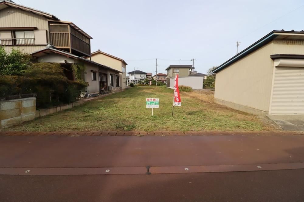 Spacious 148 Tsubo Lot Near Bunsui Station - Photo 1