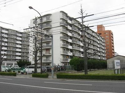 2LDK+S apartment in Matsuyama, Ehime - Photo 1