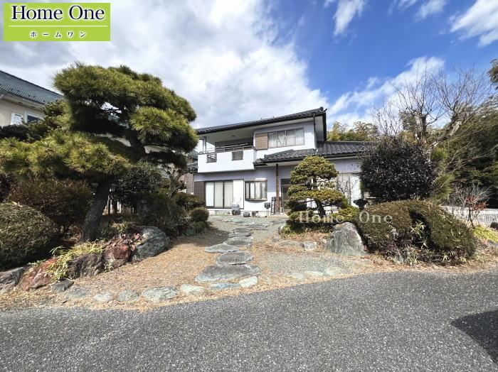 Expansive 7LDK Home with Adjacent Farmland in Shimotsuke - Photo 1