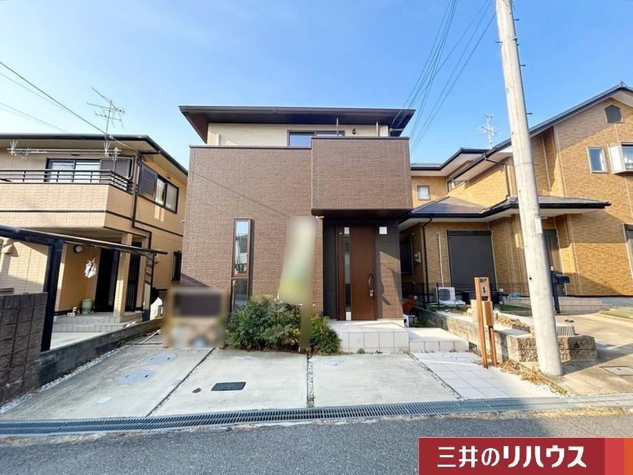 Well-Lit 3LDK Home in Ikoma City - Photo 1