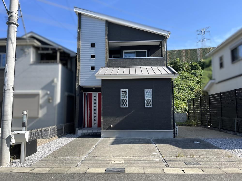 Modern 3LDK House with Solar Power in Sakai, Osaka - Photo 1