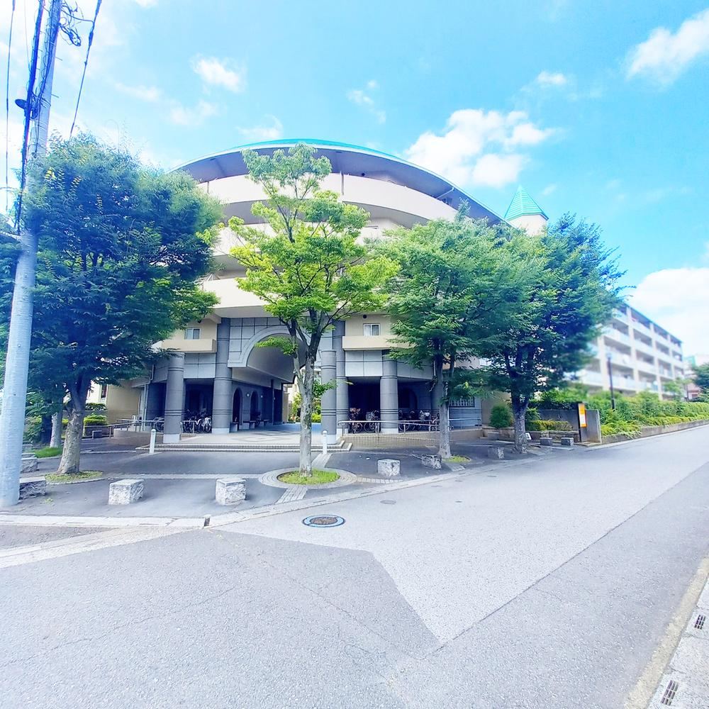 3LDK Apartment in Higashi Koshigaya - Photo 1