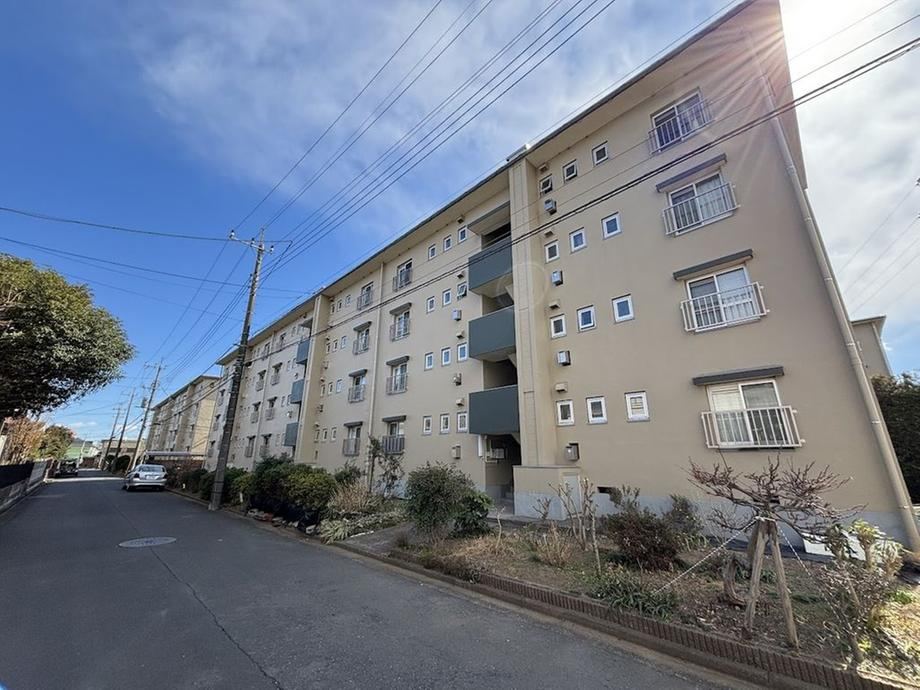 Bright 3DK Apartment in Yamamoto - Photo 1