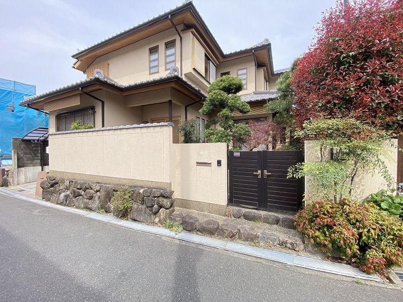 Spacious 4LDK+S House by Sumitomo Forestry - Photo 1