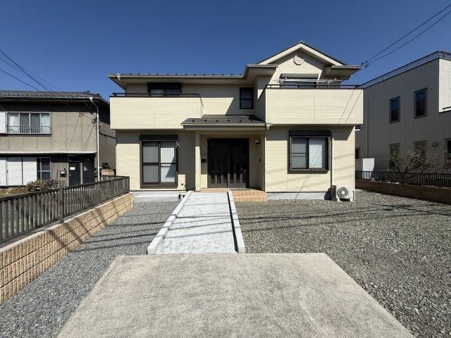4LDK house in Kofu, Yamanashi - Photo 1