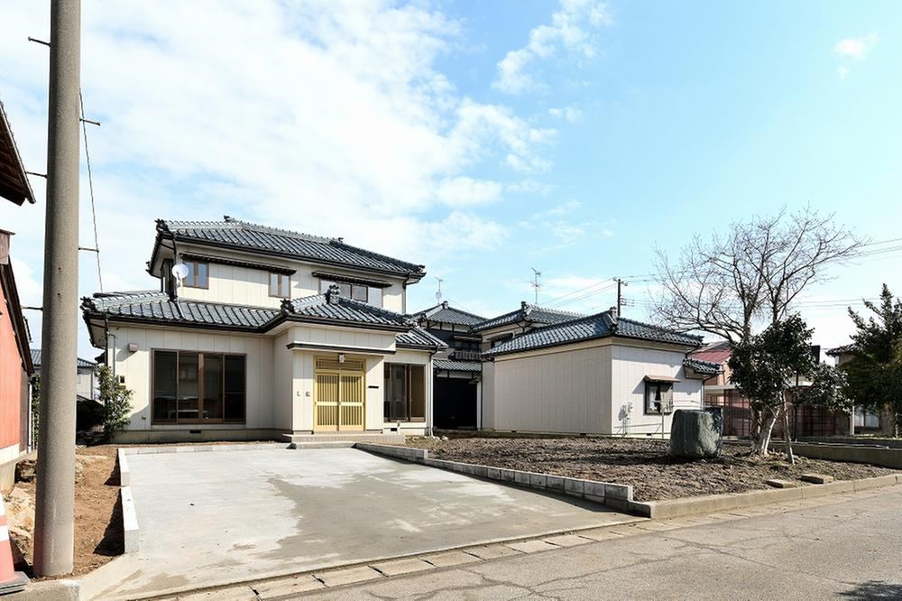 High-Quality 3DK Home with Garden - Photo 1