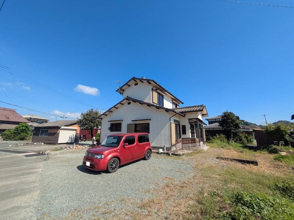 Spacious 6DK Detached House with Parking in Yame - Photo 1
