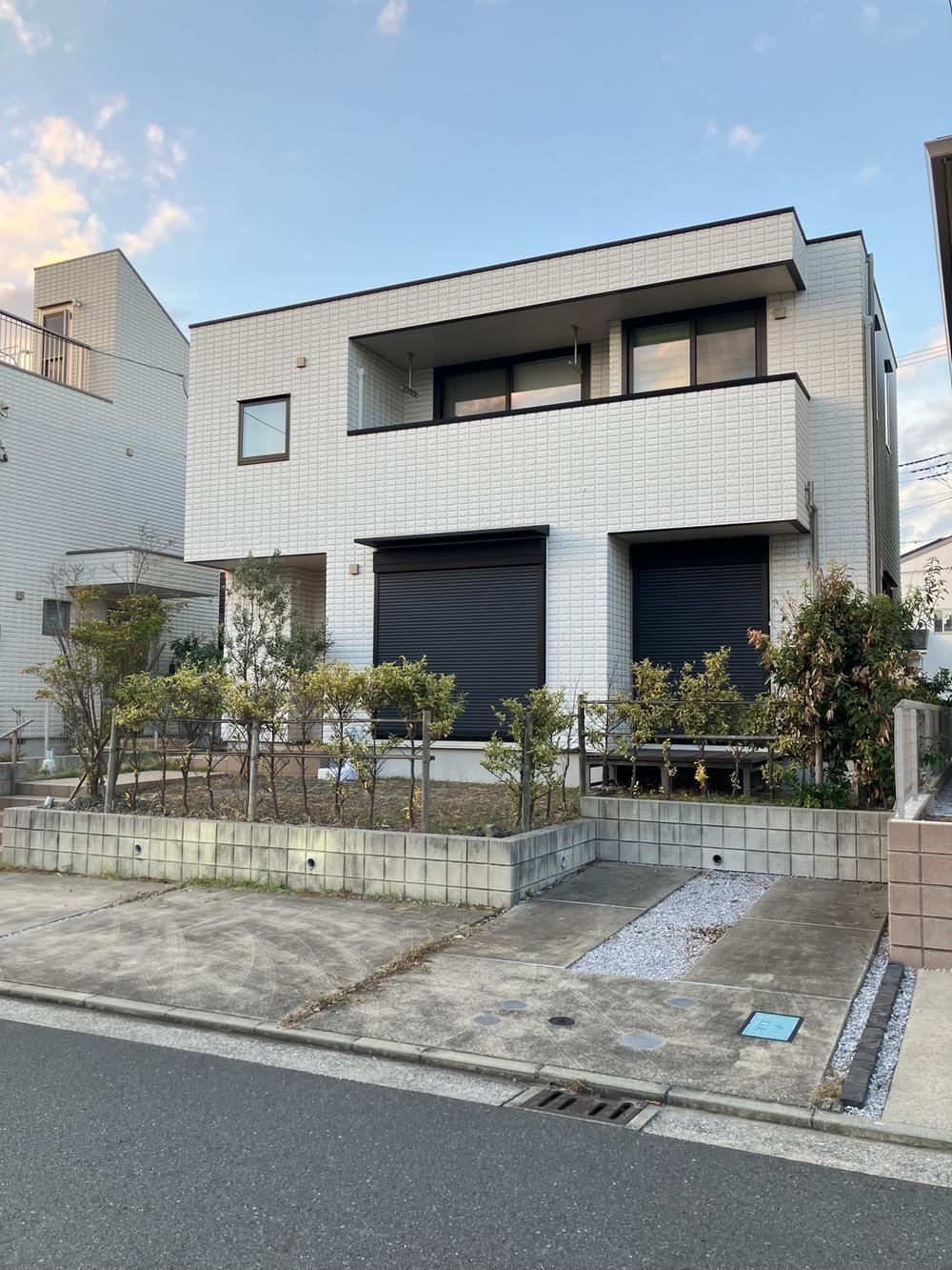 Eco-Friendly 3LDK House with Solar Power in Yokosuka - Photo 1