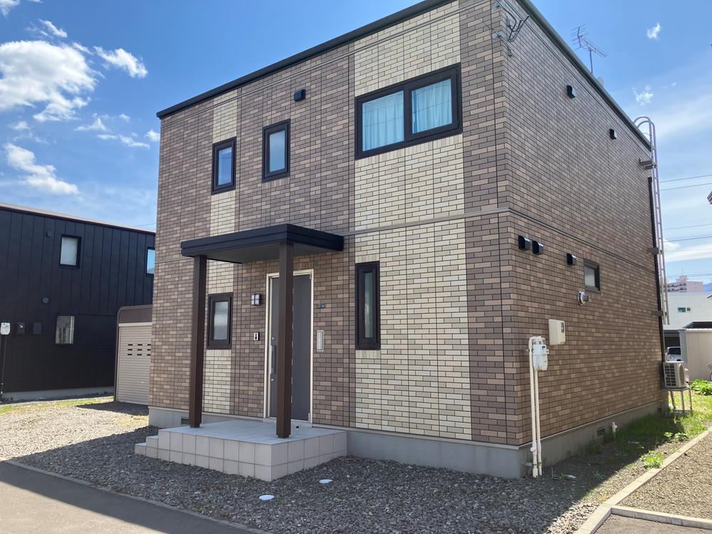 4LDK+S house in Teine Ward, Sapporo, Hokkaido - Photo 1