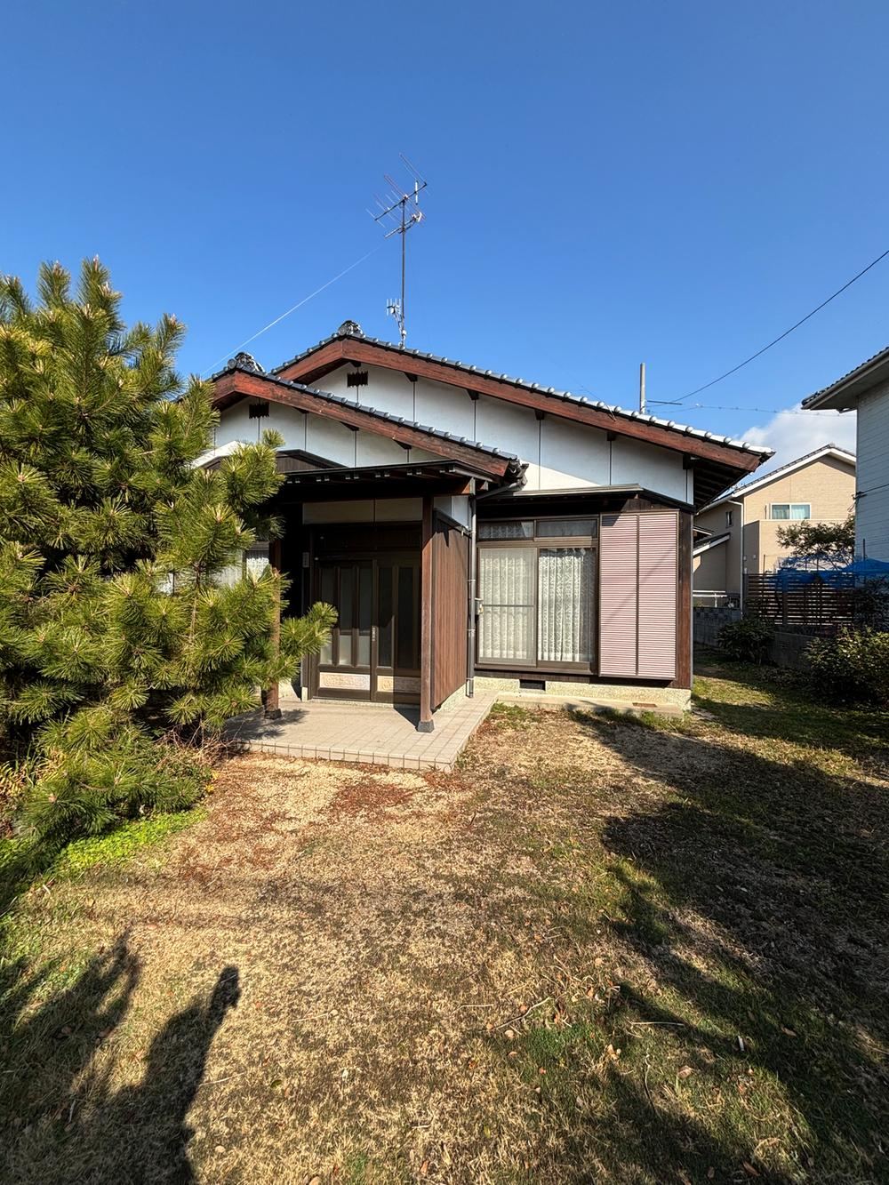 Convenient 4DK Detached House Near Onoda Elementary School - Photo 1