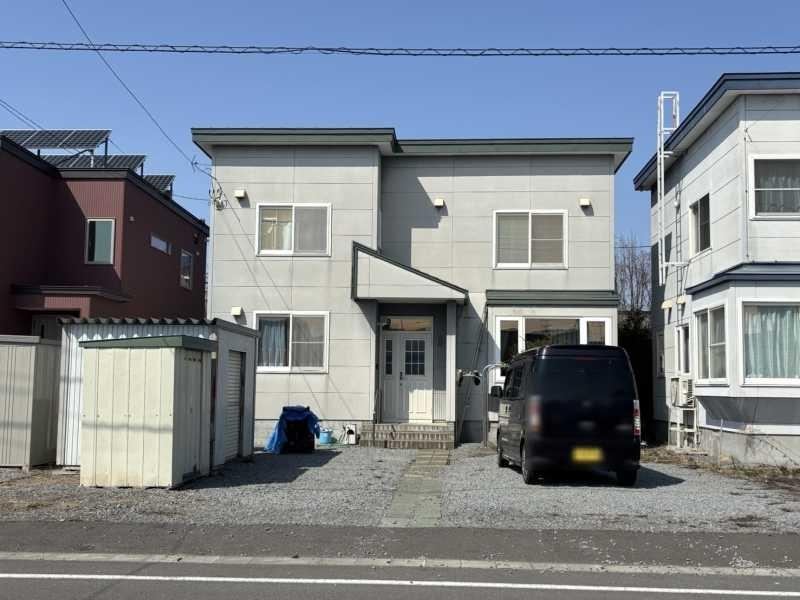 Spacious 4LDK Home with Garden in Tokko - Photo 1