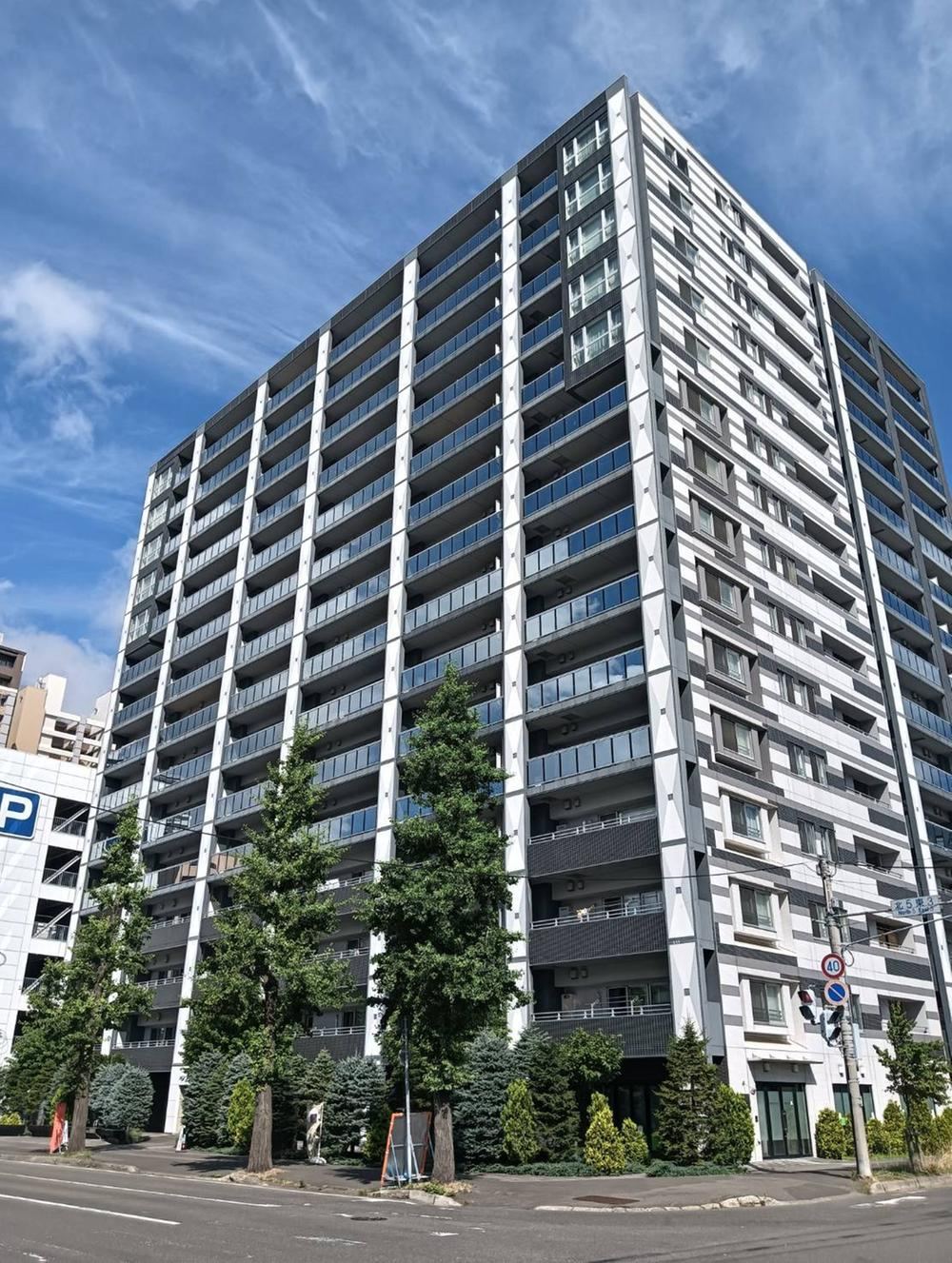 4LDK apartment in Chuo Ward, Sapporo, Hokkaido - Photo 1
