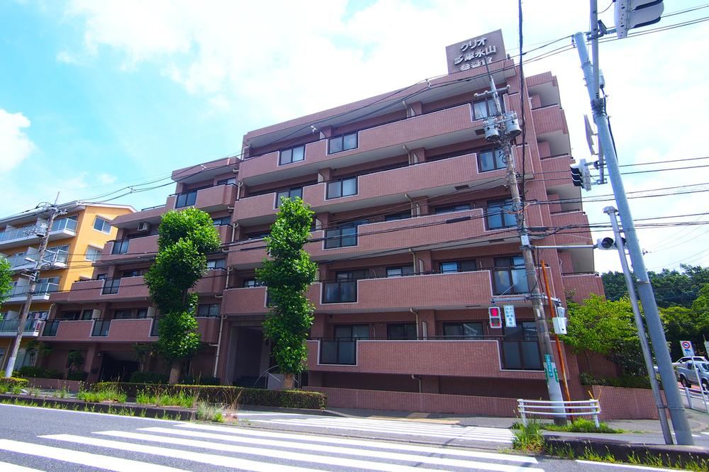 Top Floor 2LDK Apartment Near Keio Nagayama Station - Photo 1
