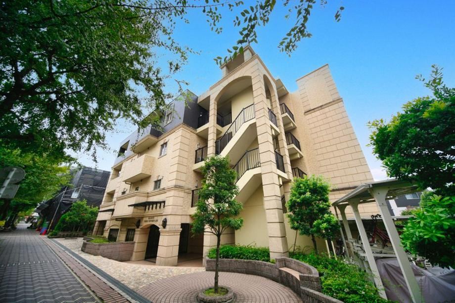 Spacious 3LDK Apartment in Edaminami - Photo 1