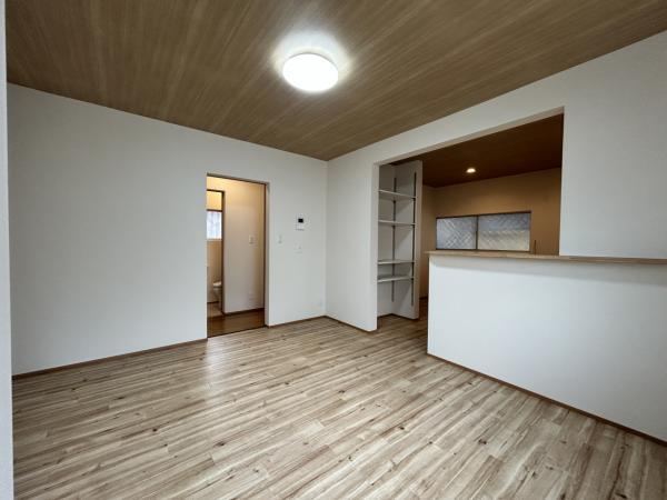 3LDK House with Ample Parking in Taisho - Photo 1