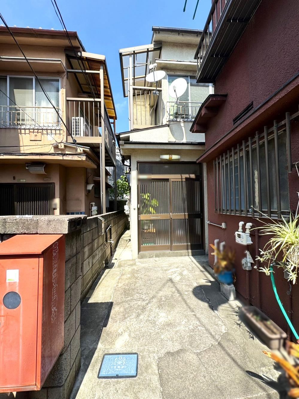 Sunny 3DK House Near Aoi Station - Photo 1