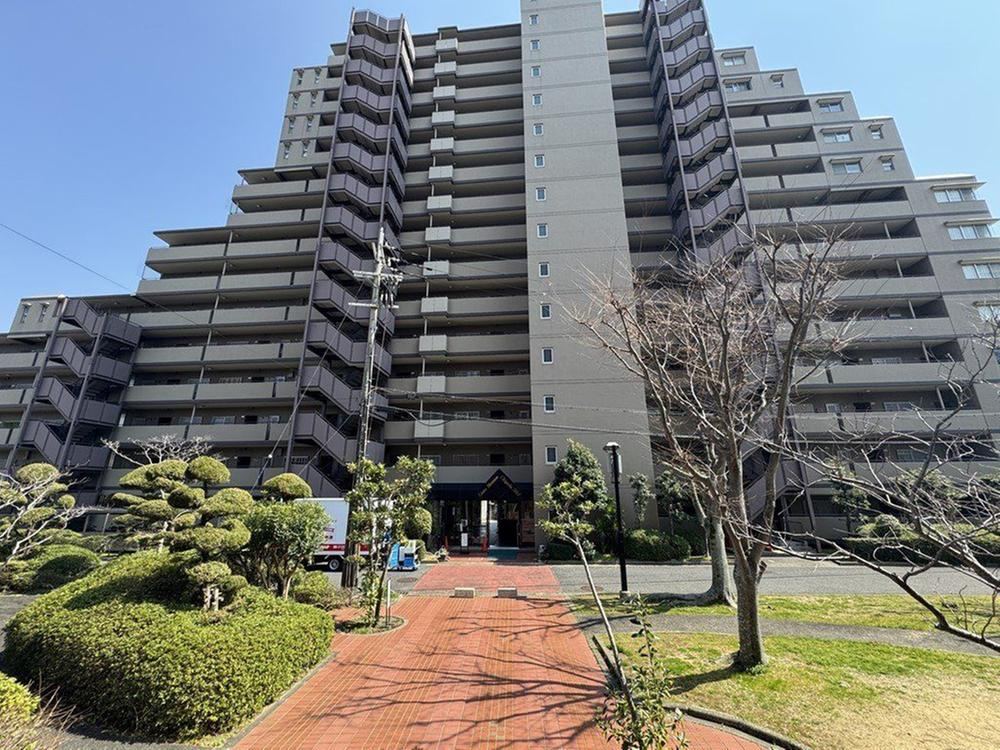 4LDK apartment in Kawachinagano, Osaka - Photo 1