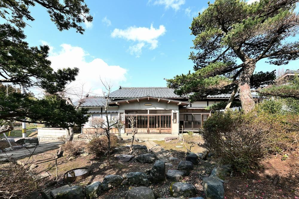 Charming 6DK Traditional House in Nature - Photo 1
