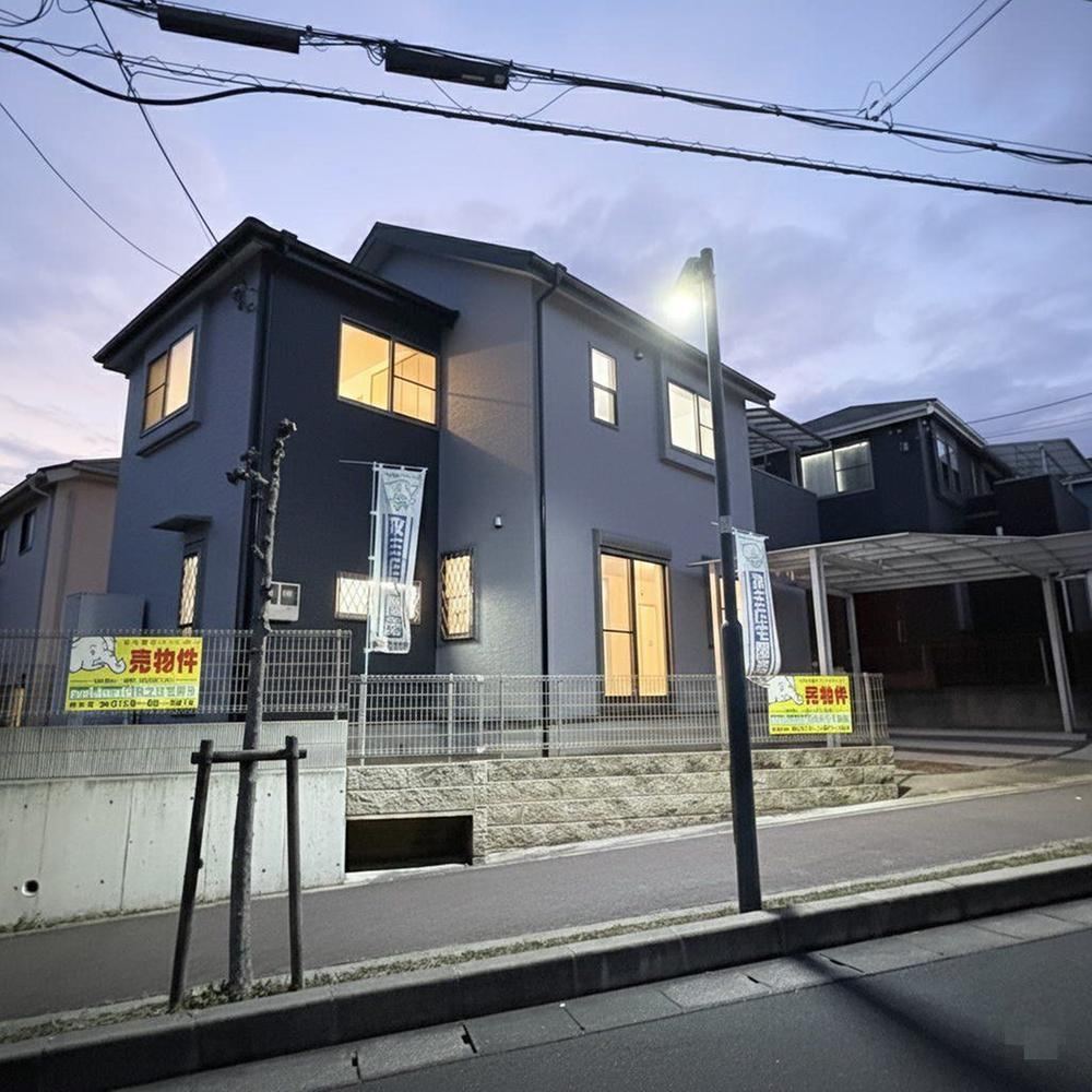 Modern 4LDK House with Spacious Parking in Tomita-Bayashi - Photo 1