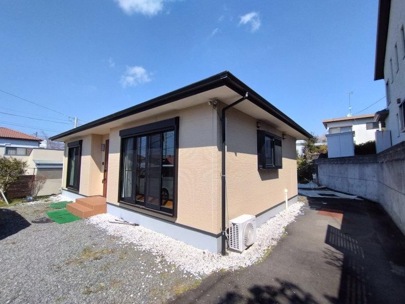 Versatile Property with Two Buildings in Imaizumi - Photo 1
