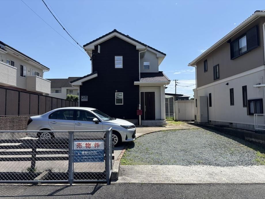 Custom-Built 4LDK House in Mukata - Photo 1