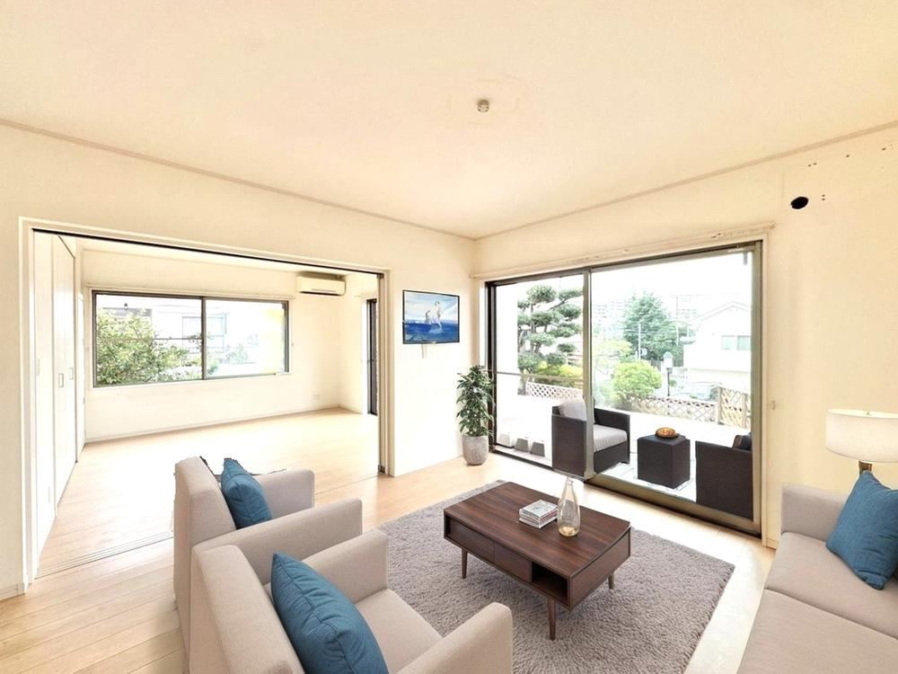 Spacious 3LDK House with Terrace and Rooftop in Fujisawa - Photo 1