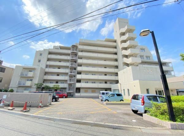 3LDK+S apartment in Obu, Aichi - Photo 1