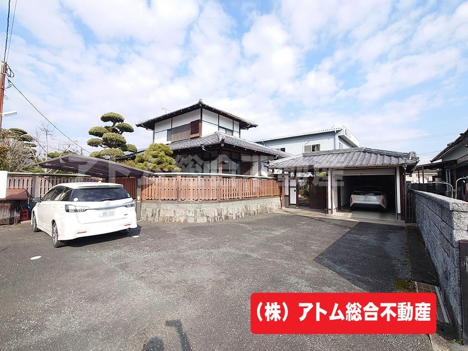 Generous 5LDK+2S Home with Solar Power in Saga - Photo 1