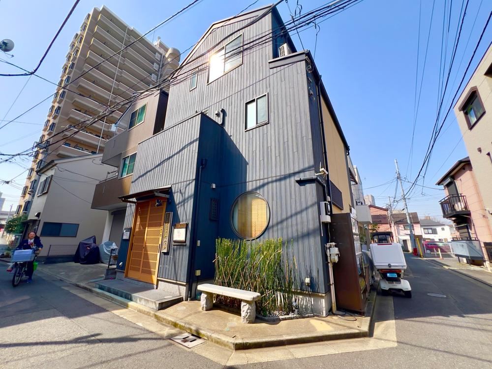 Versatile 2LDK with Restaurant Space Near Kitasenju Station - Photo 1