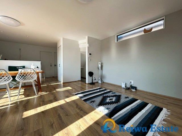 Contemporary 3LDK House with Rooftop Terrace in Chigasaki - Photo 1