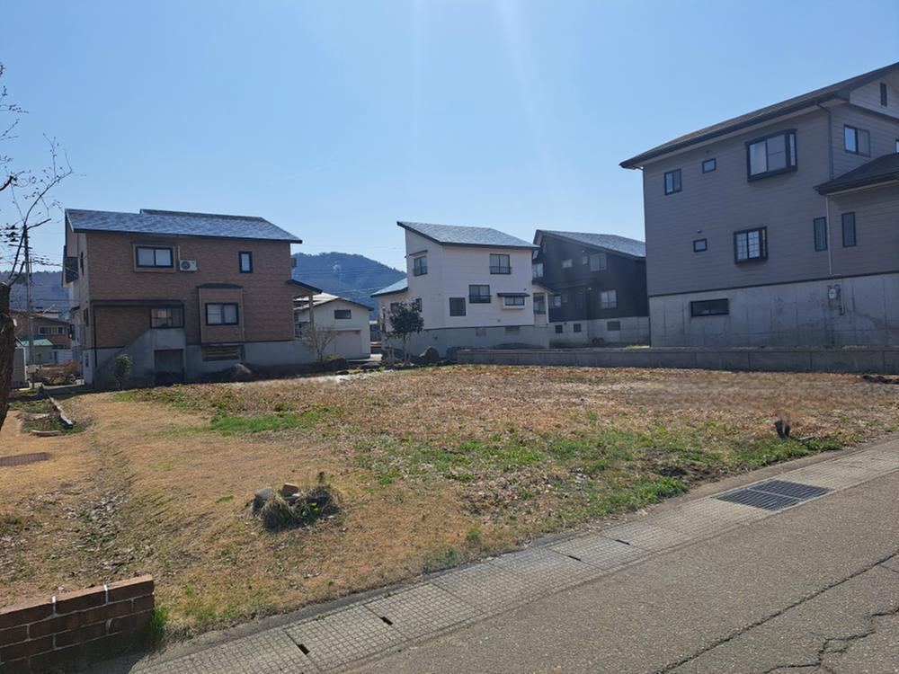 Spacious Land Near Keizukayama Park - Photo 1