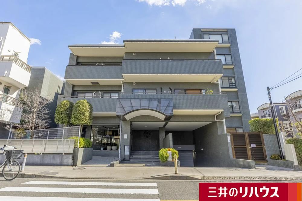 2LDK apartment in Setagaya Ward, Tokyo - Photo 1