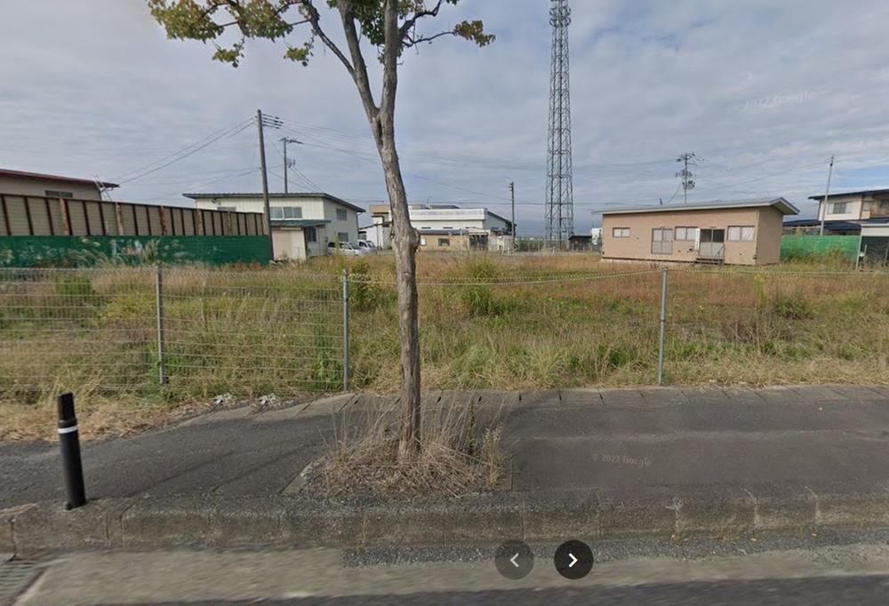 Wide Land Near Higashine Station - Photo 1