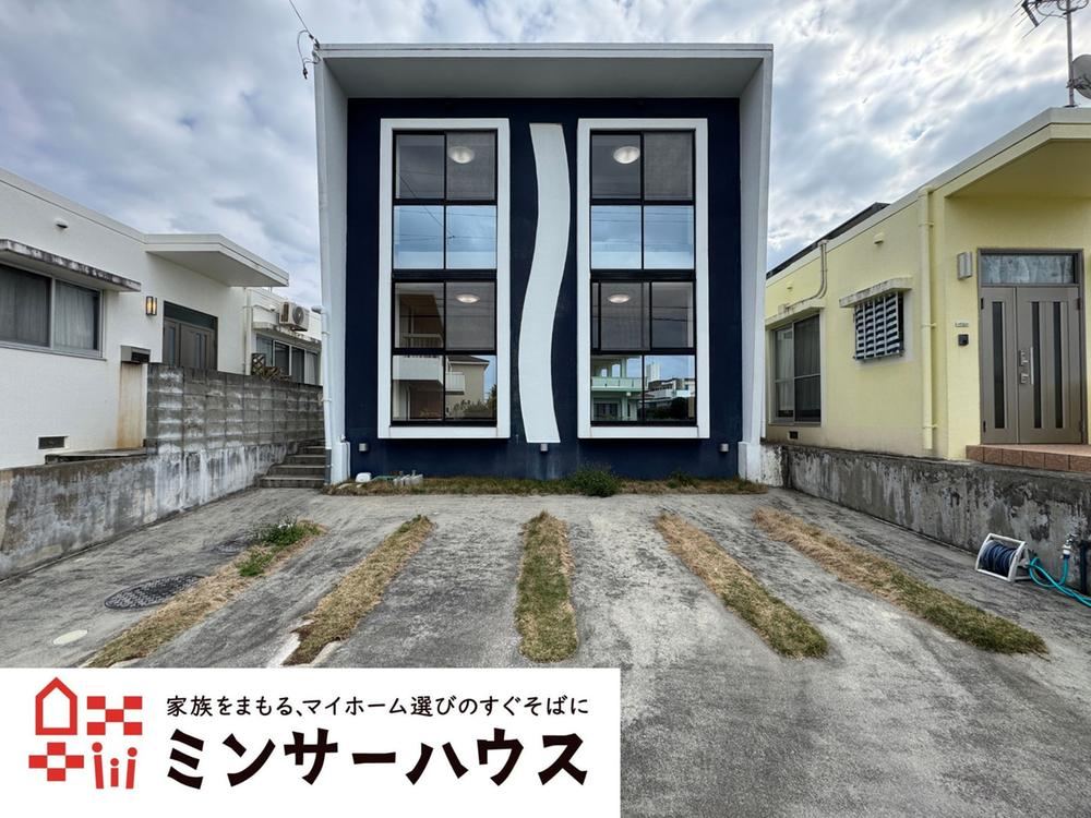 Modern 4LDK House with Energy-Efficient Features - Photo 1