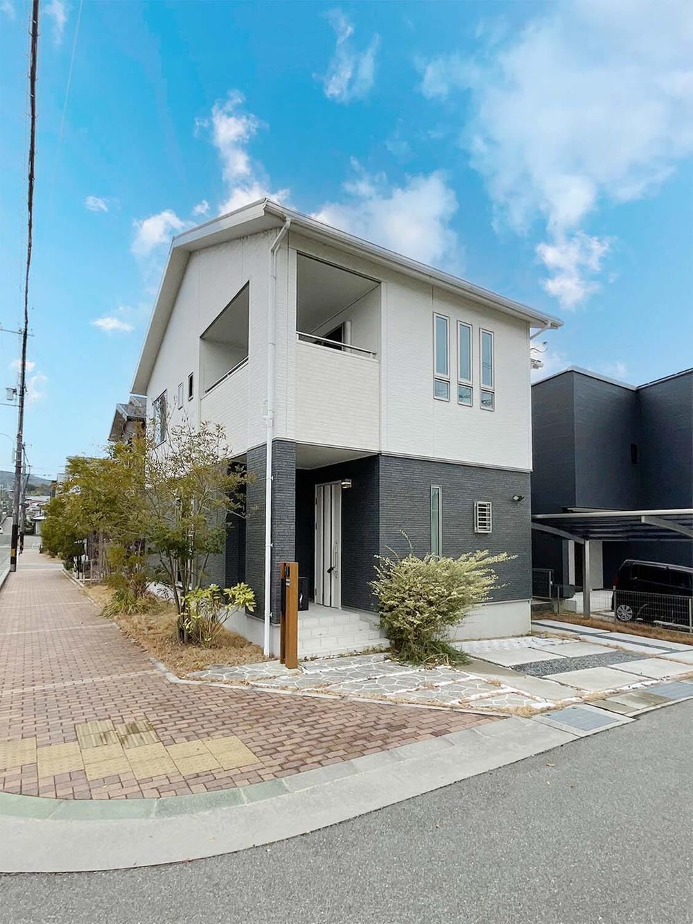 Well-Maintained 4LDK Home in Quiet Area - Photo 1